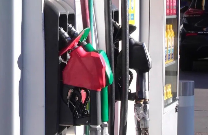 El Gobierno volvió a postergar parte del impuesto a los combustibles