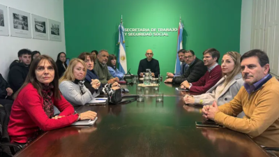 El Gobierno presentó una propuesta a los estatales y la paritaria pasó a cuarto intermedio