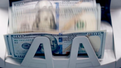 El Gobierno admitió que el dólar podría llegar a $1.800, pero descartó una “devaluación brusca”