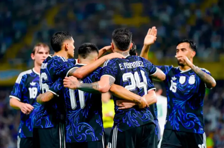 La AFA evalúa llevar a la Bombonera el amistoso con Burkina Faso previo a la despedida de Messi