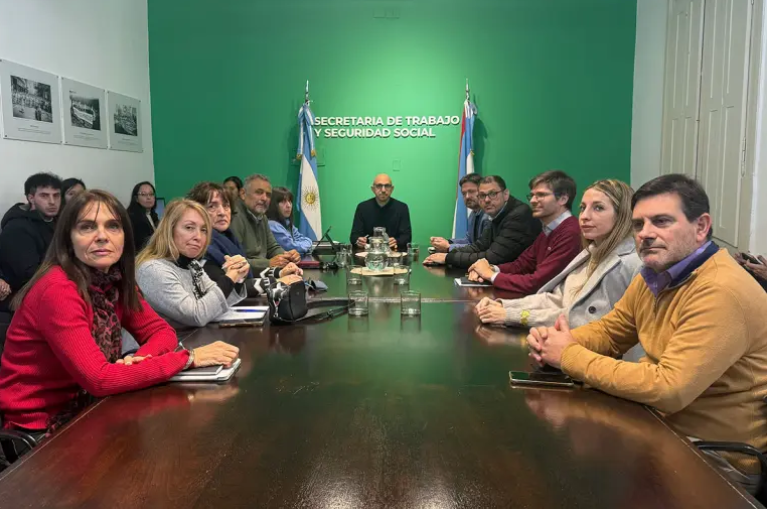 El Gobierno y los gremios estatales retoman hoy la paritaria salarial en Entre Ríos