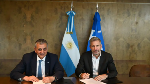 Entre Ríos firmó un acuerdo con YPF para reducir costos logísticos y atraer inversiones