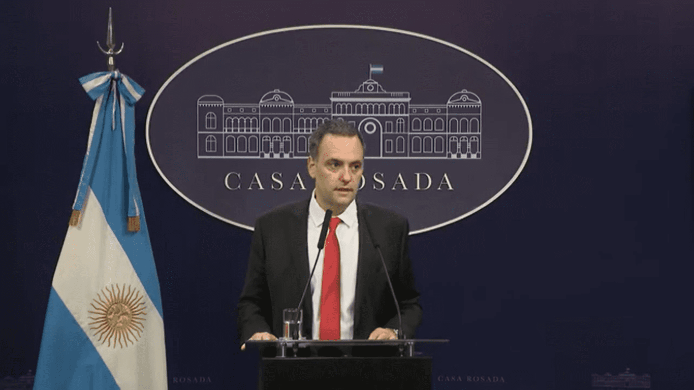 Adorni defendió el proyecto de ley ómnibus y se refirió a los subsidios