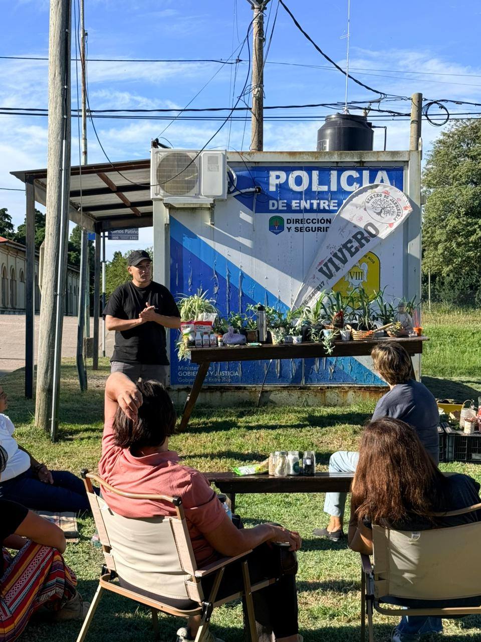 Charla de Propagación de Plantas Ornamentales y Eco Canje en Barrio Abadía