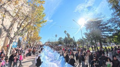 560 Estudiantes Prometieron Lealtad a la Bandera Nacional