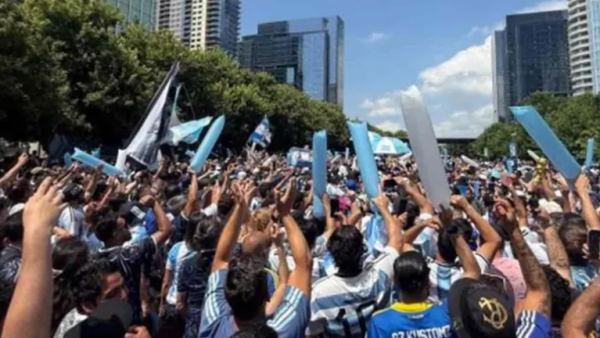 Argentinos coparon Dallas con un multitudinario banderazo antes del duelo ante Austria