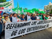 Gremios realizan un paro contra la reforma previsional y se movilizan