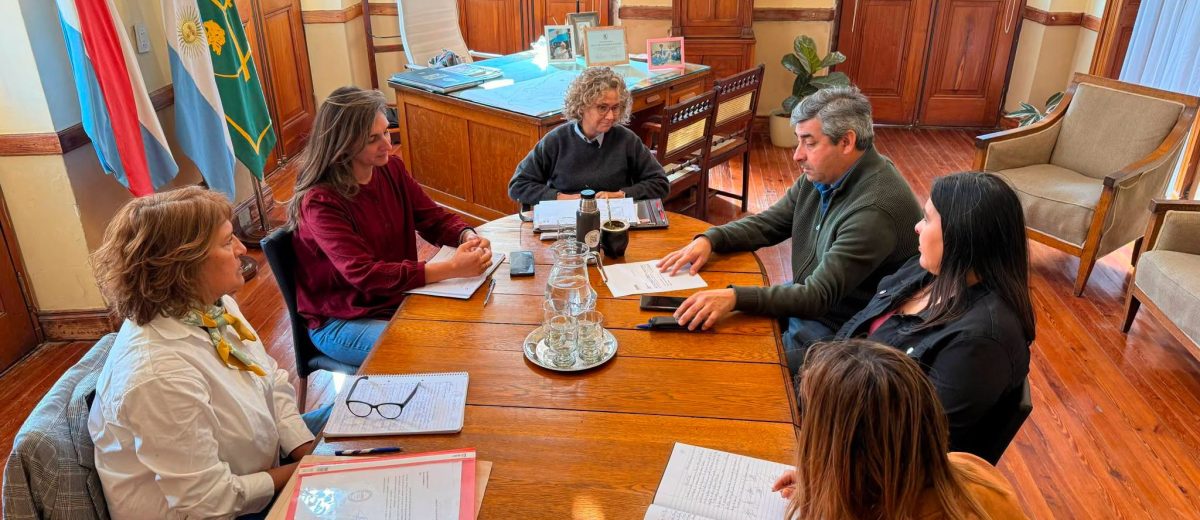 Reunión con integrantes de Cooperadora de Escuela Municipal de Música “Justo José de Urquiza”