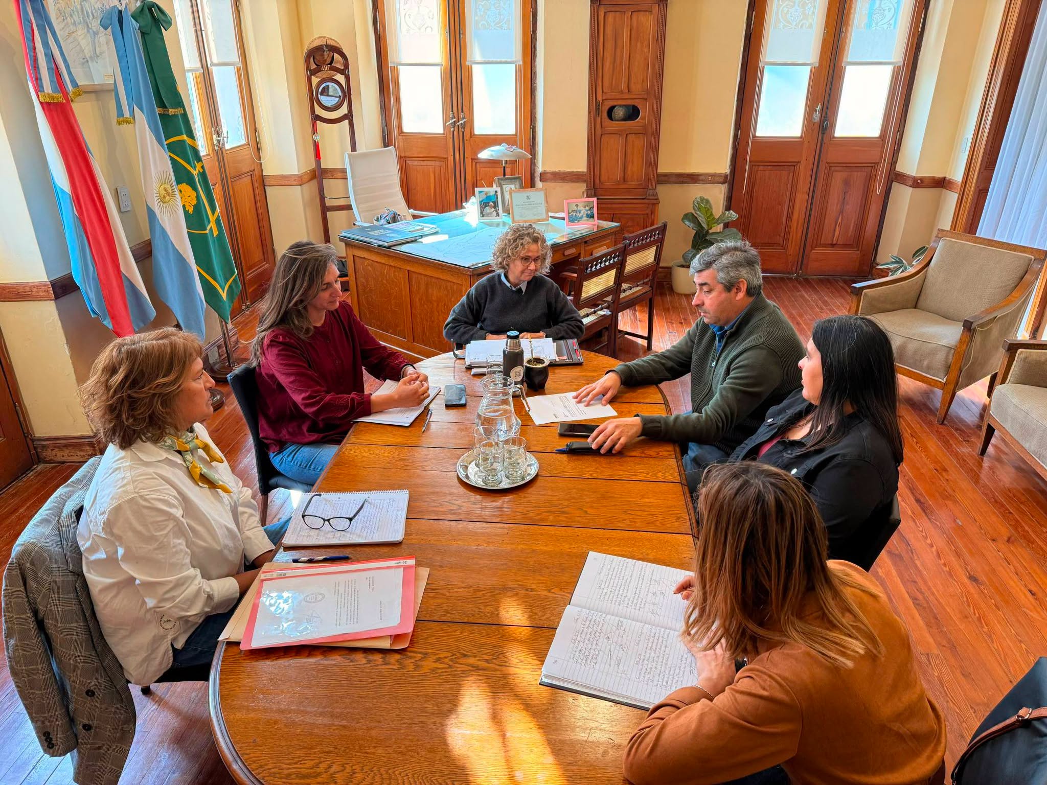 Reunión con integrantes de Cooperadora de Escuela Municipal de Música Justo José de Urquiza
