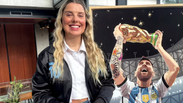 Tardó dos años y usó casi un millón de emojis para crear un retrato de Lionel Messi: ahora sueña con entregárselo