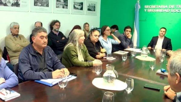 Paritaria docente: el Gobierno ofreció un aumento del 6% en dos tramos y los gremios la consideraron insuficiente