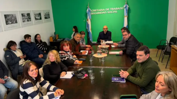 Paritaria estatal: el Gobierno mejoró la propuesta y liquidará los haberes de julio con aumento