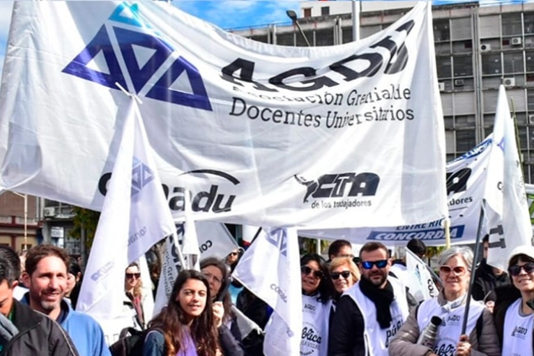 Docentes universitarios de Entre Ríos se suman al paro nacional de este miércoles