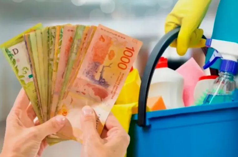 Empleadas domésticas: cuánto cobran y qué pasará con el salario de agosto