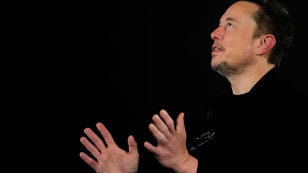 Elon Musk tiene claro cuándo será el fin del celular: “en cinco o seis años”