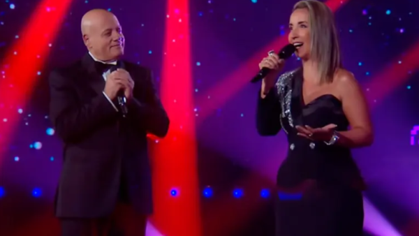 La cantante paranaense Agustina Arias avanza en certamen nacional: cantó junto a Antonio Occhiato