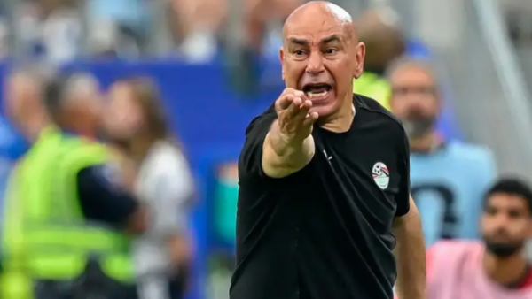 FIFA sancionó al técnico de Egipto y a un jugador por sus acusaciones tras perder con Argentina en el Mundial