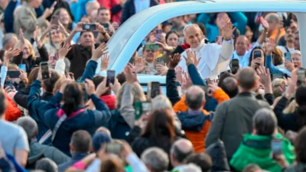 El Papa León XIV presidió la Audiencia General en la plaza de San Pedro
