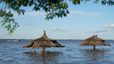 La crecida del Paraná arrasó con las playas de Corrientes y ya afecta la economía de una villa turística